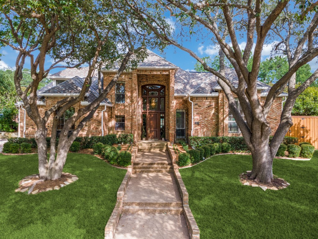 7426 Craigshire Avenue Dallas TX 75231