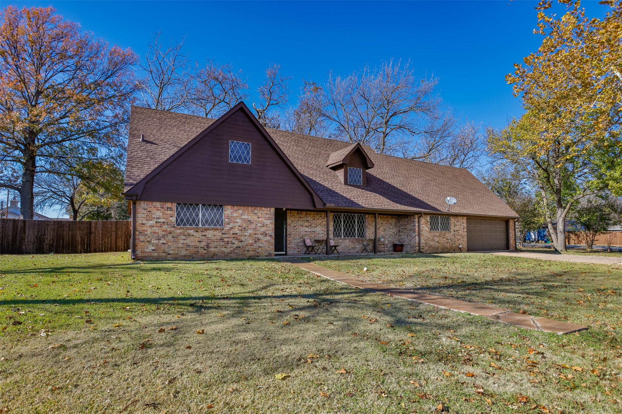 300 Thompson Street Pottsboro TX 75076