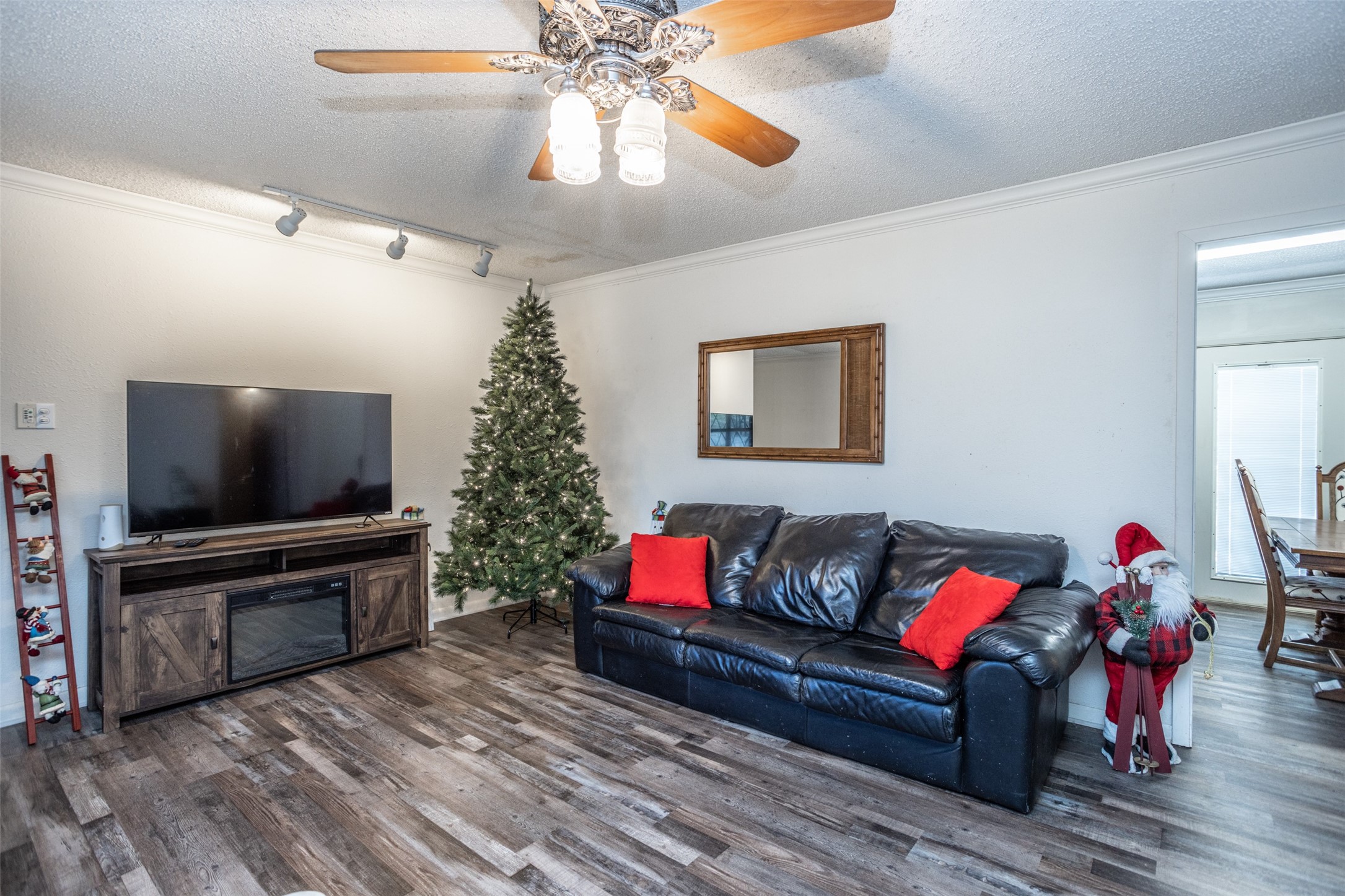 300 Thompson Street Pottsboro TX 75076