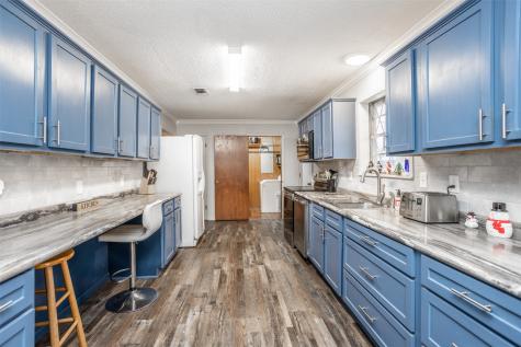300 Thompson Street Pottsboro TX 75076