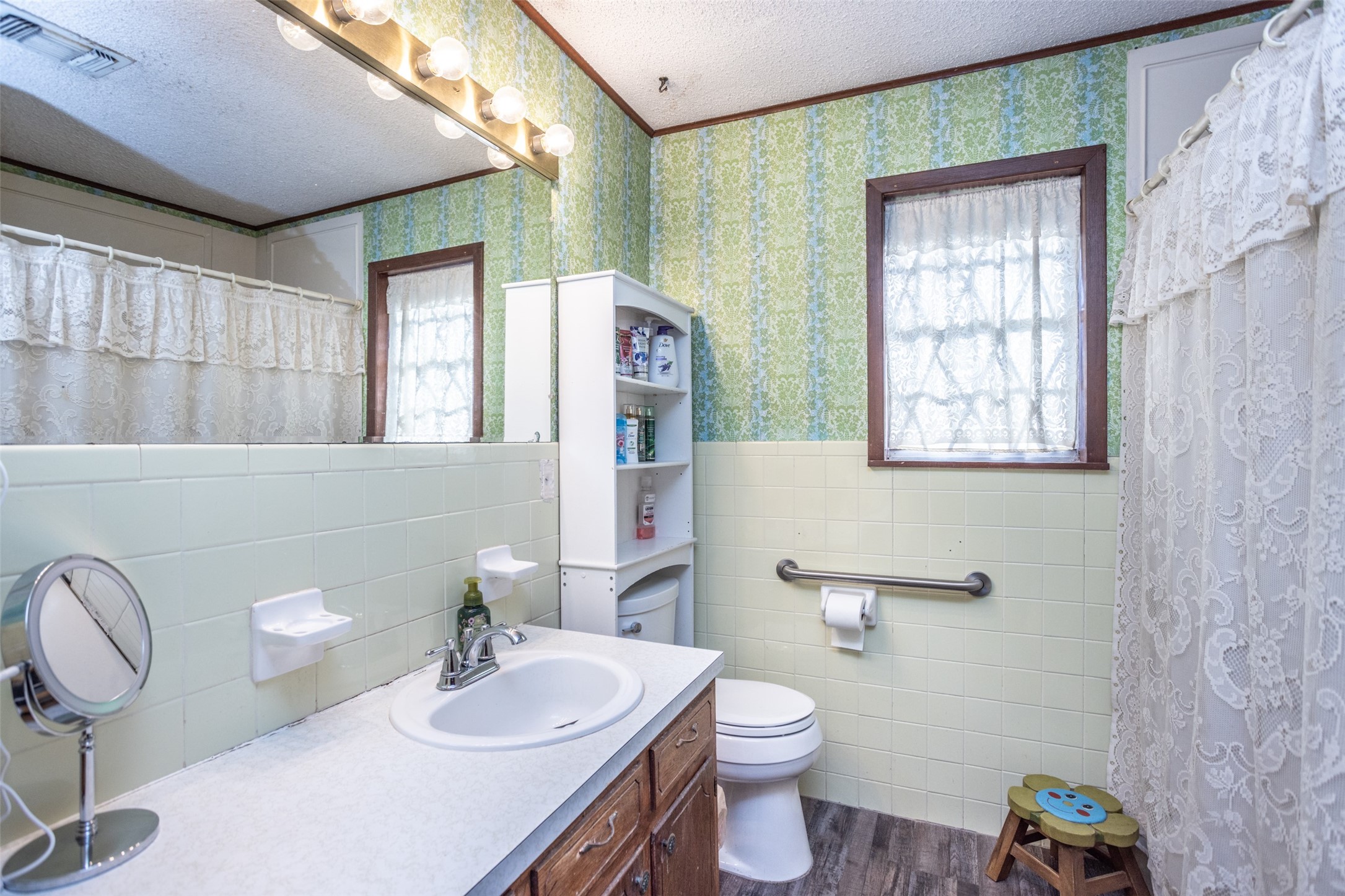 300 Thompson Street Pottsboro TX 75076
