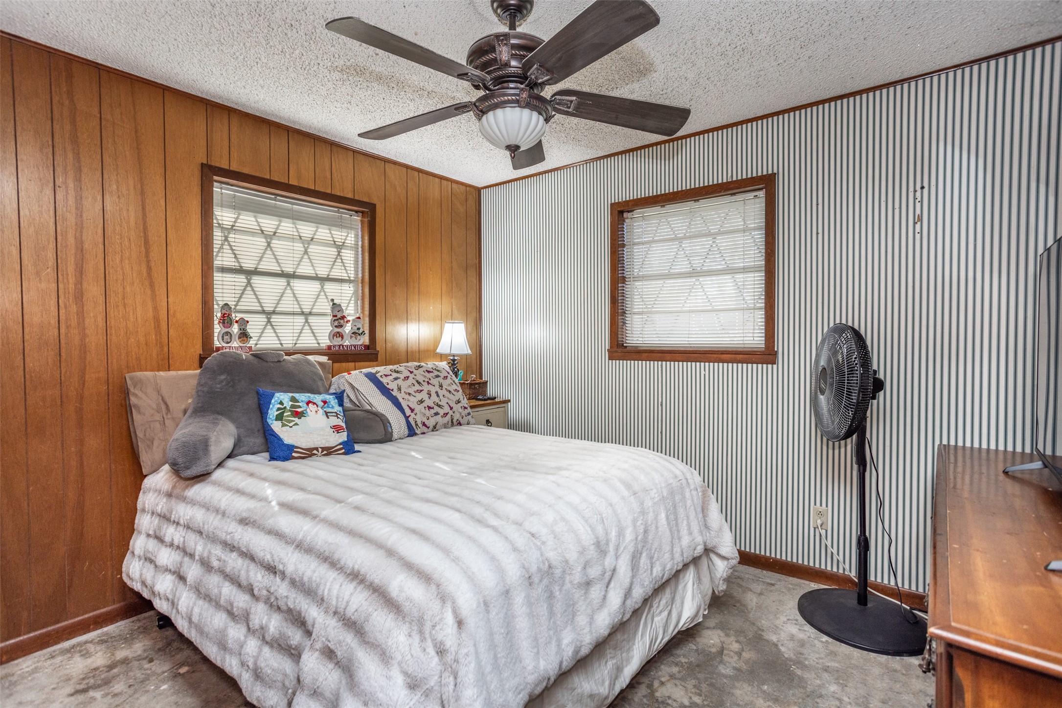 300 Thompson Street Pottsboro TX 75076