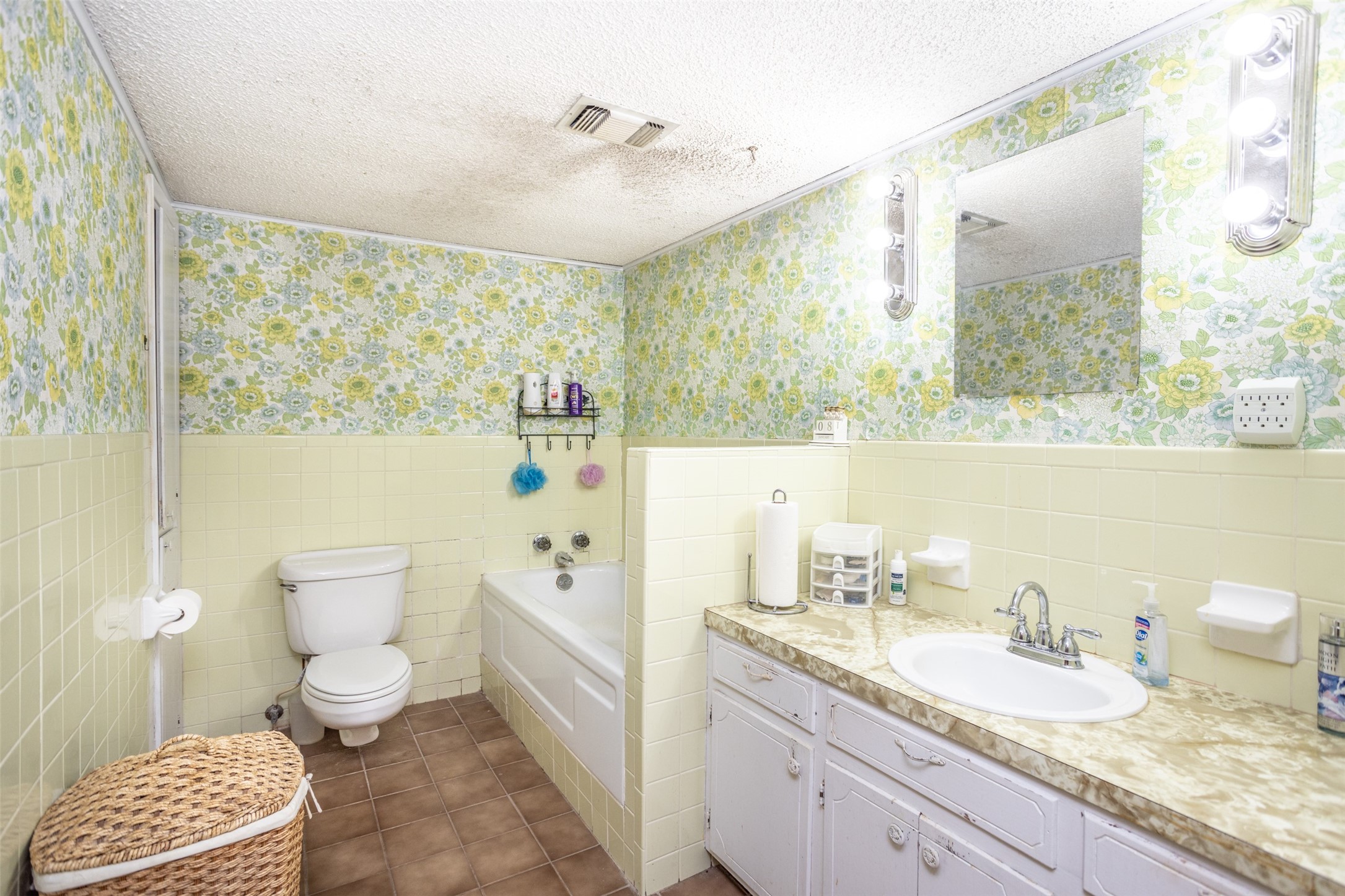 300 Thompson Street Pottsboro TX 75076