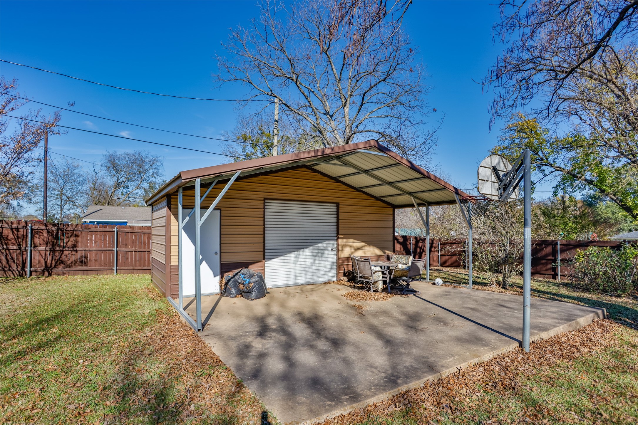 300 Thompson Street Pottsboro TX 75076