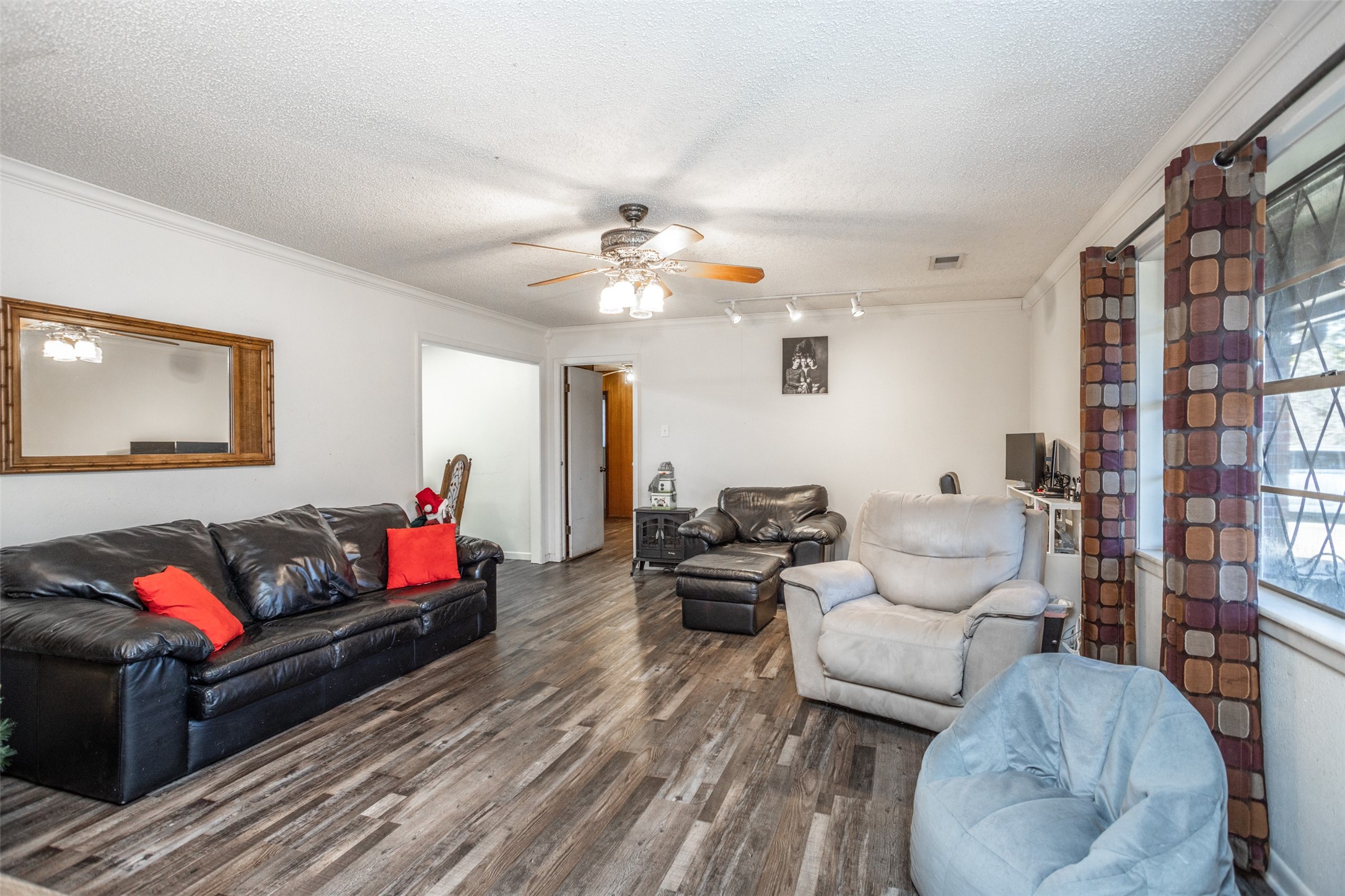 300 Thompson Street Pottsboro TX 75076
