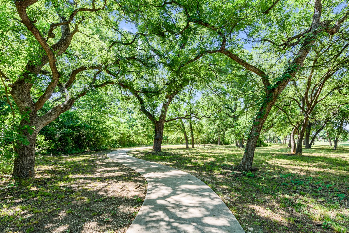 1009 Ashcroft Lane Justin TX 76247