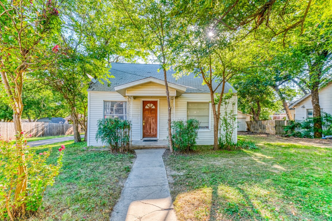110 N Boundary Street Weatherford TX 76086