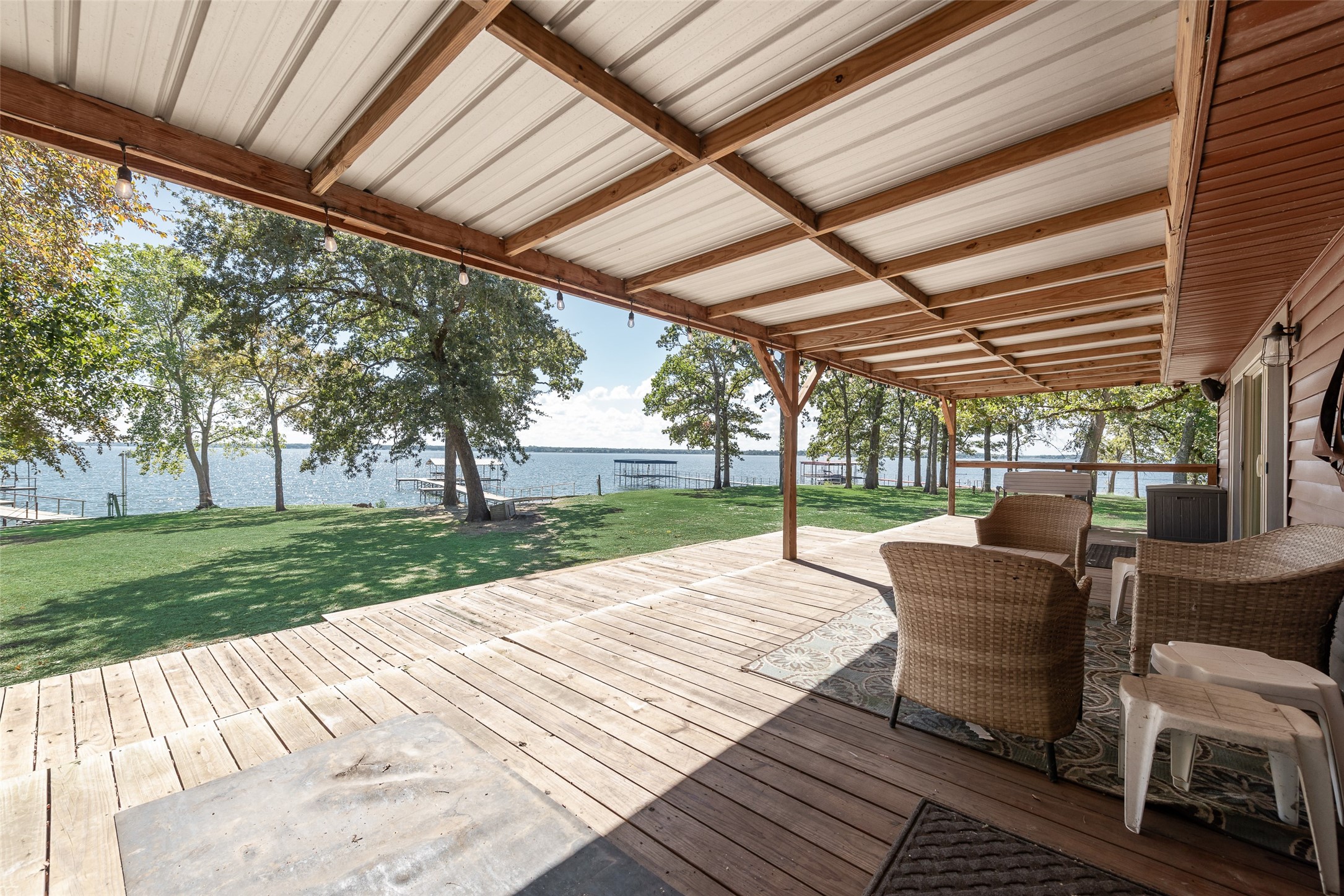 229 Lakeside Drive West Tawakoni TX 75474