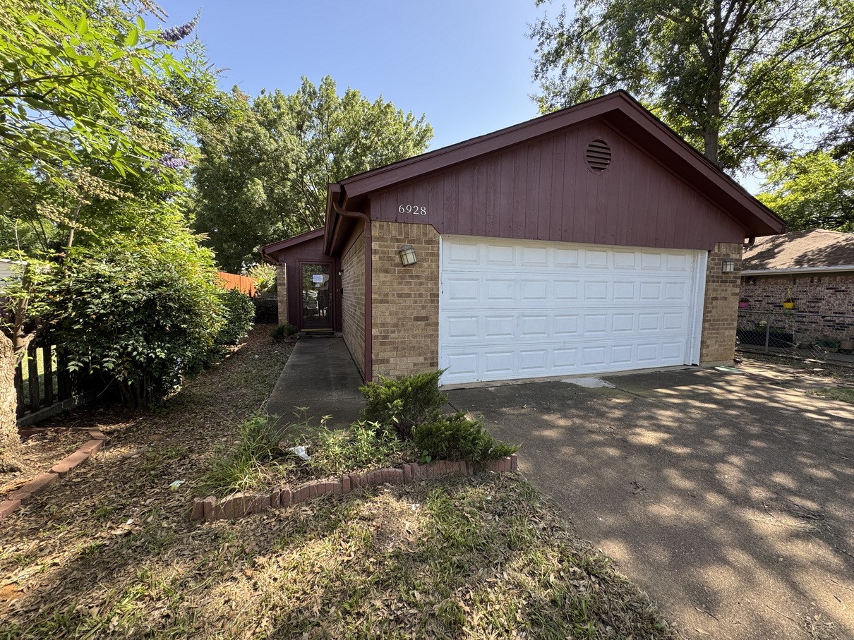 6928 Van Natta Lane Fort Worth TX 76112
