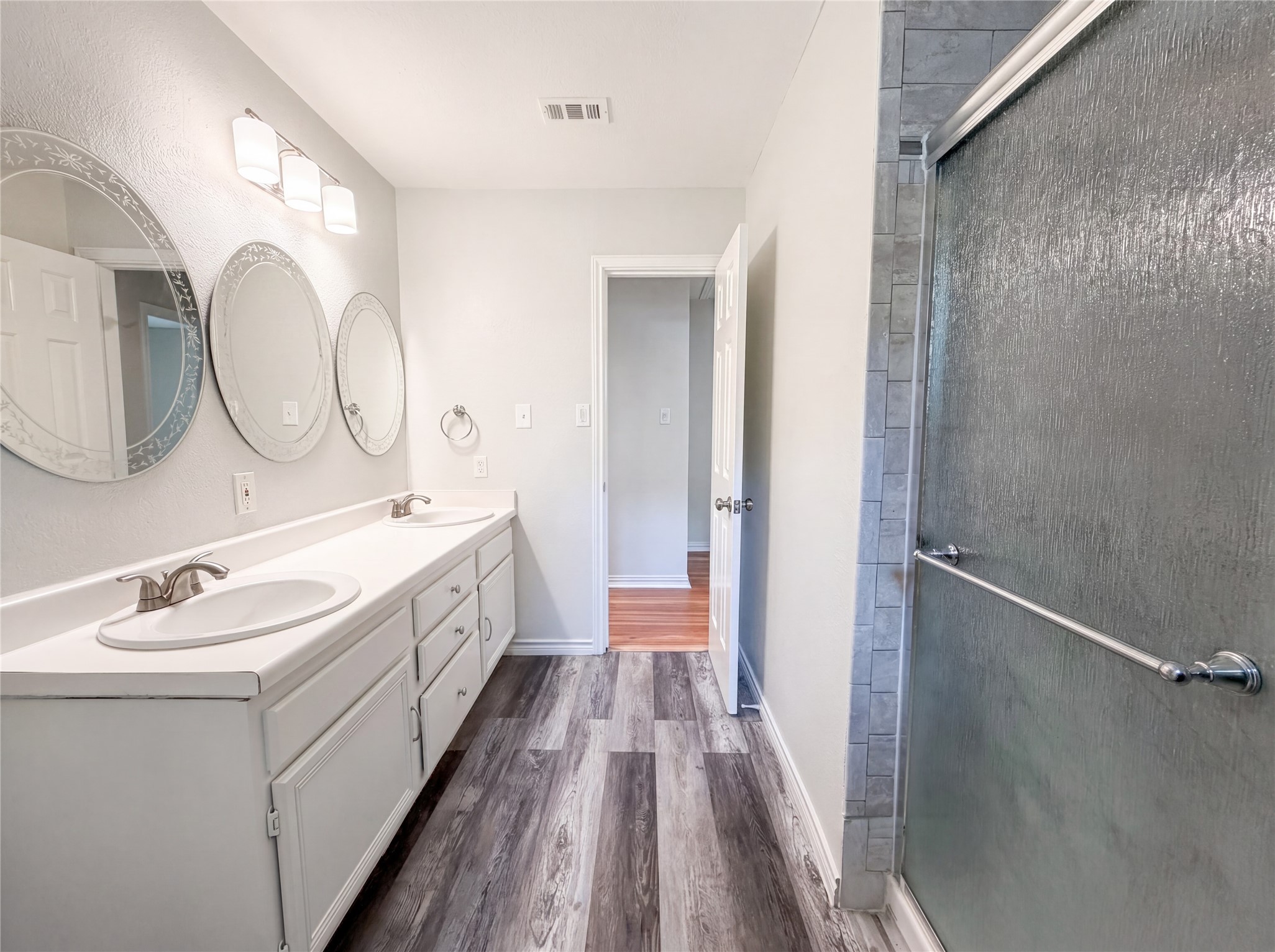 801 Cannon Drive Euless TX 76040