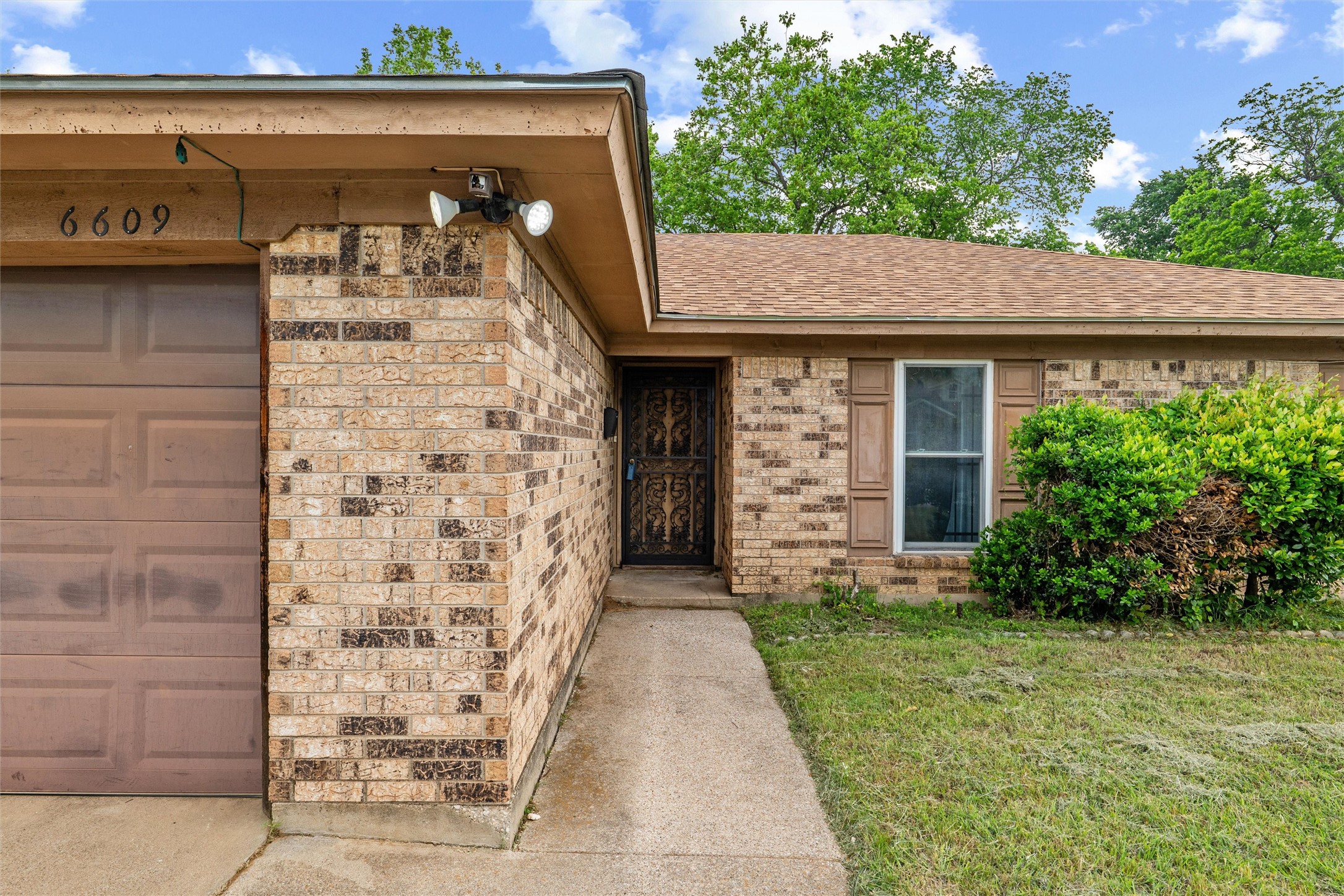 6609 Yolanda Drive Fort Worth TX 76112