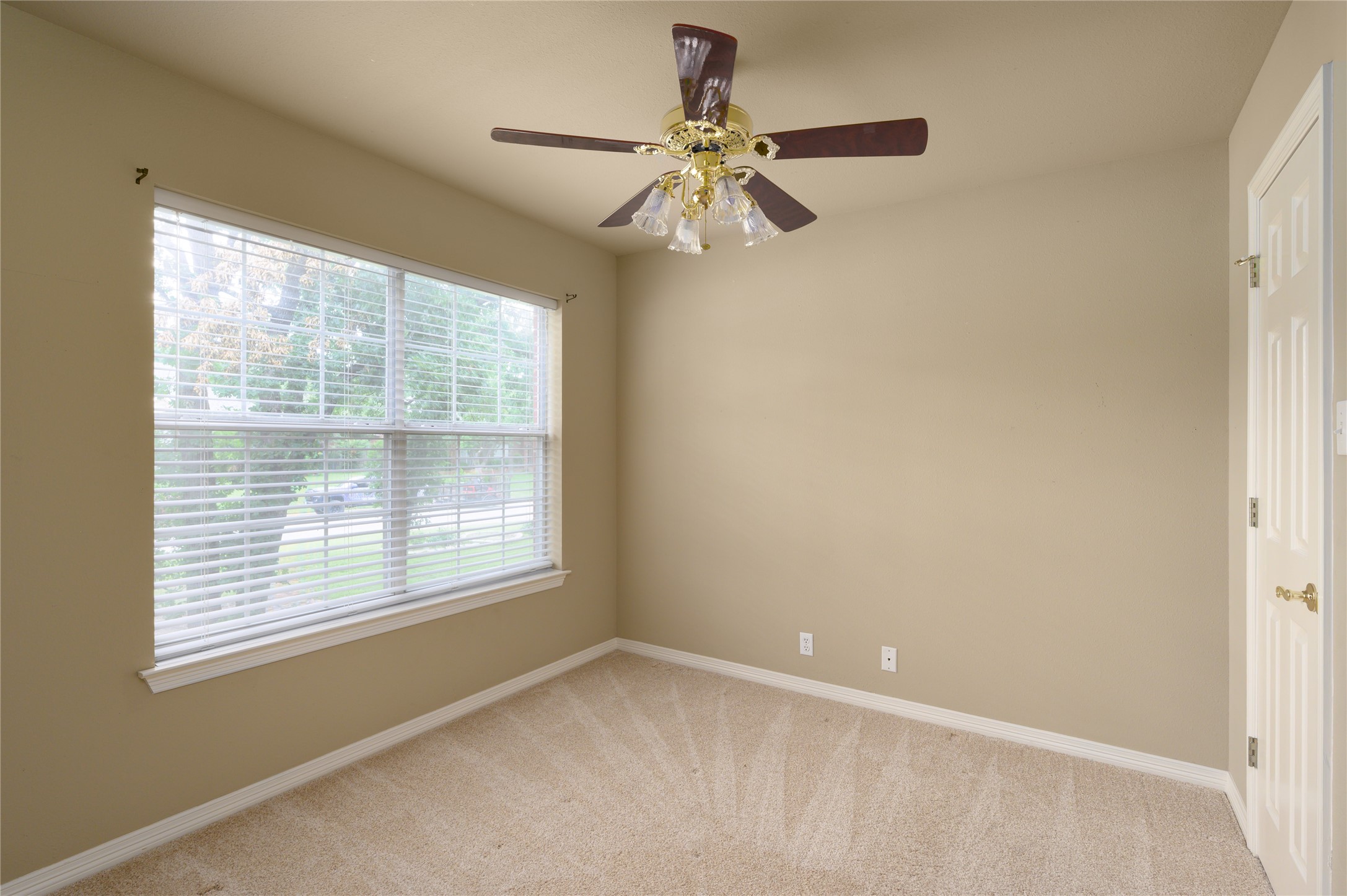 12 Ambassador Court Denison TX 75020