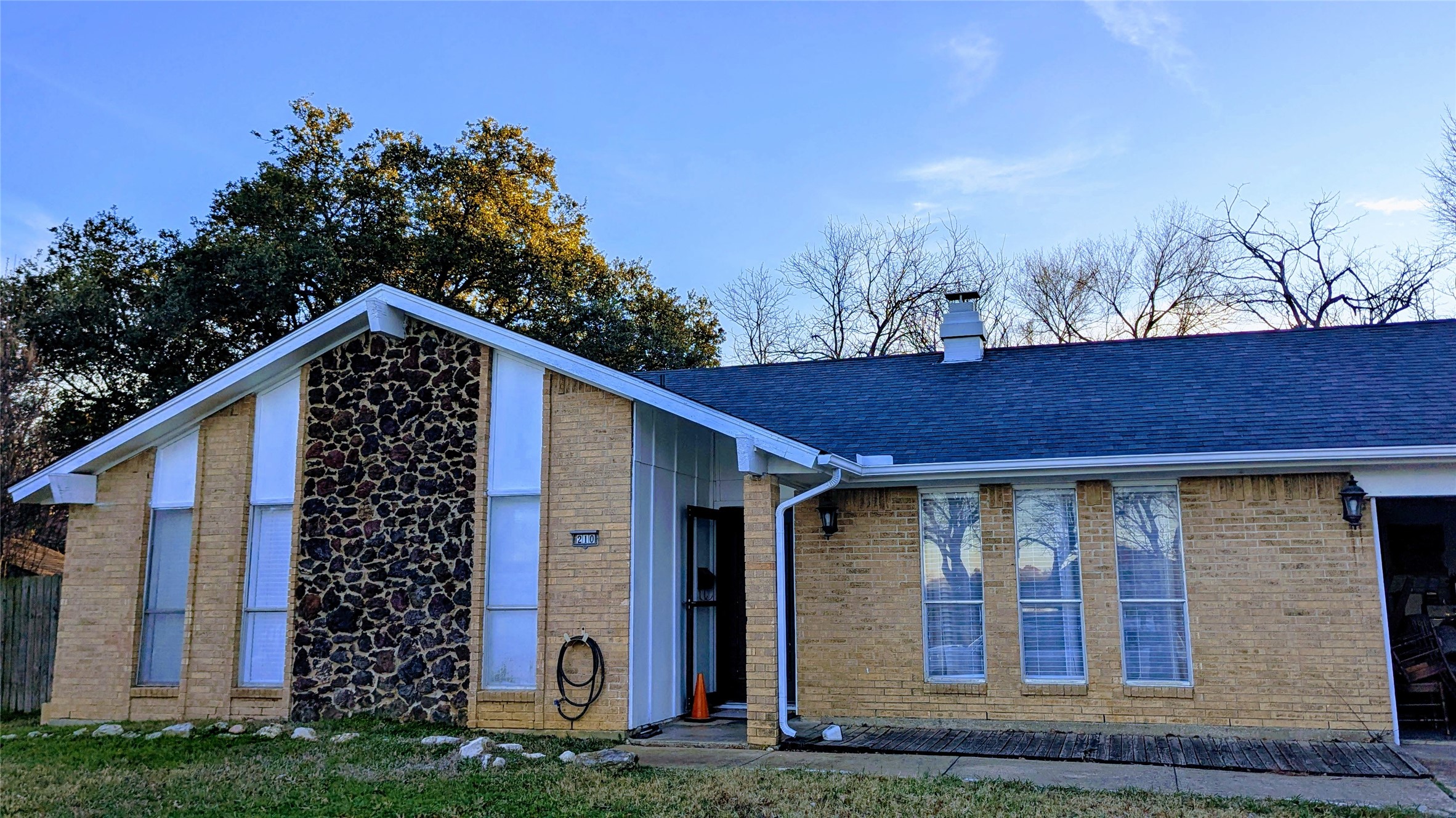 210 Sixpence Lane Euless TX 76039