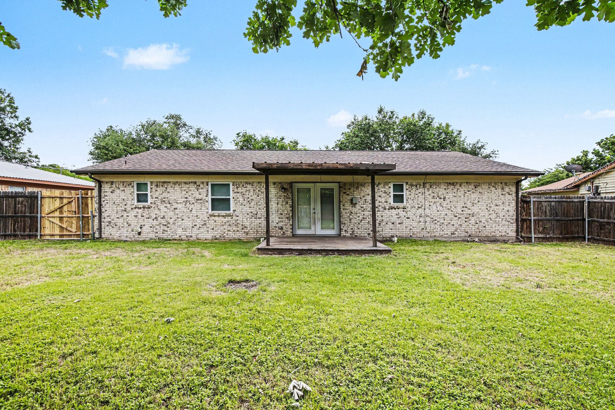 902 Kerry Street Benbrook TX 76126