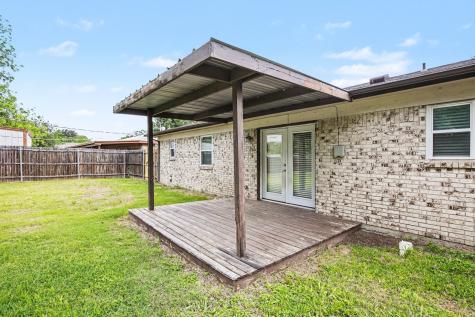 902 Kerry Street Benbrook TX 76126