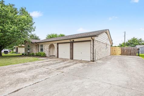 902 Kerry Street Benbrook TX 76126