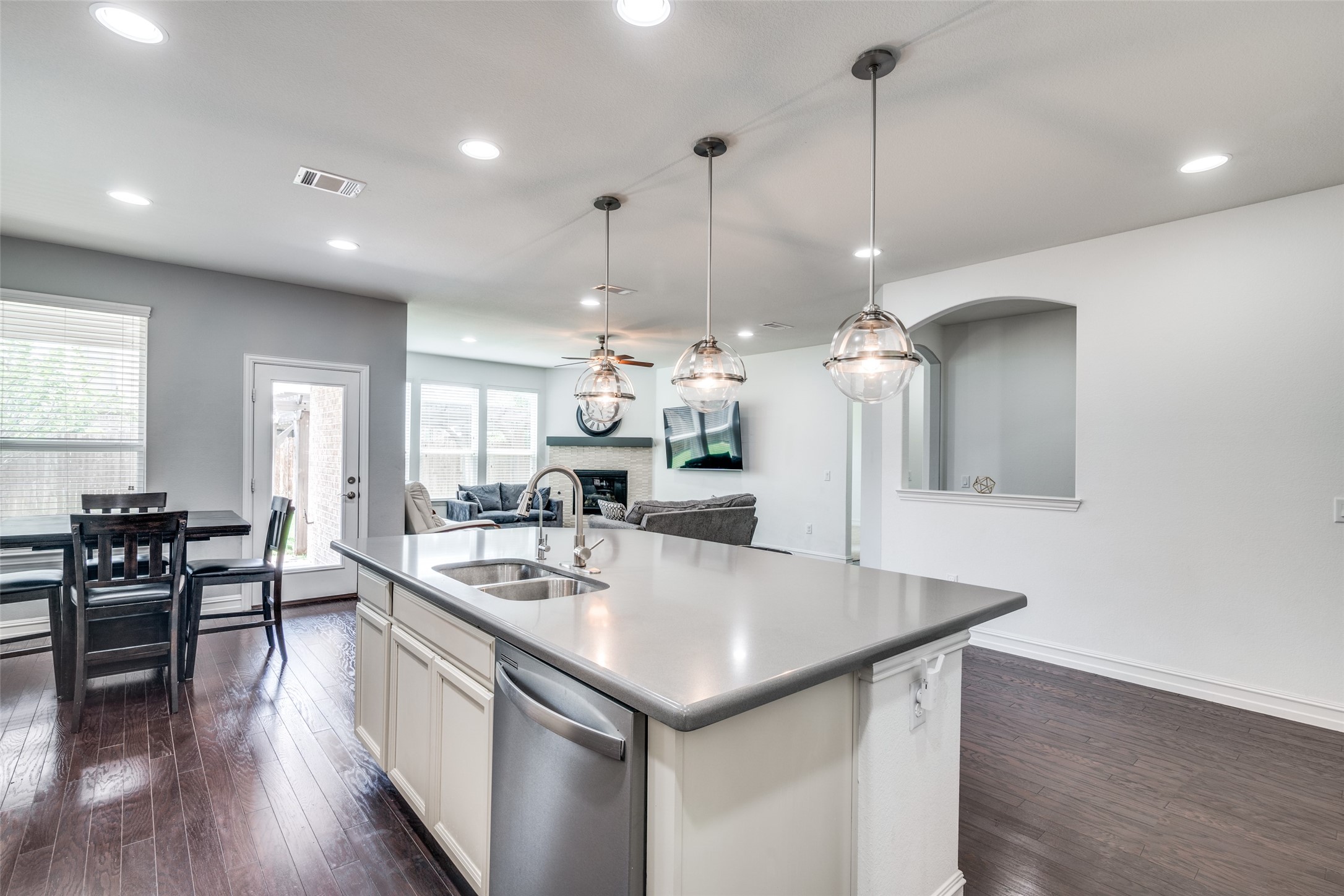6509 Roaring Creek Denton TX 76226