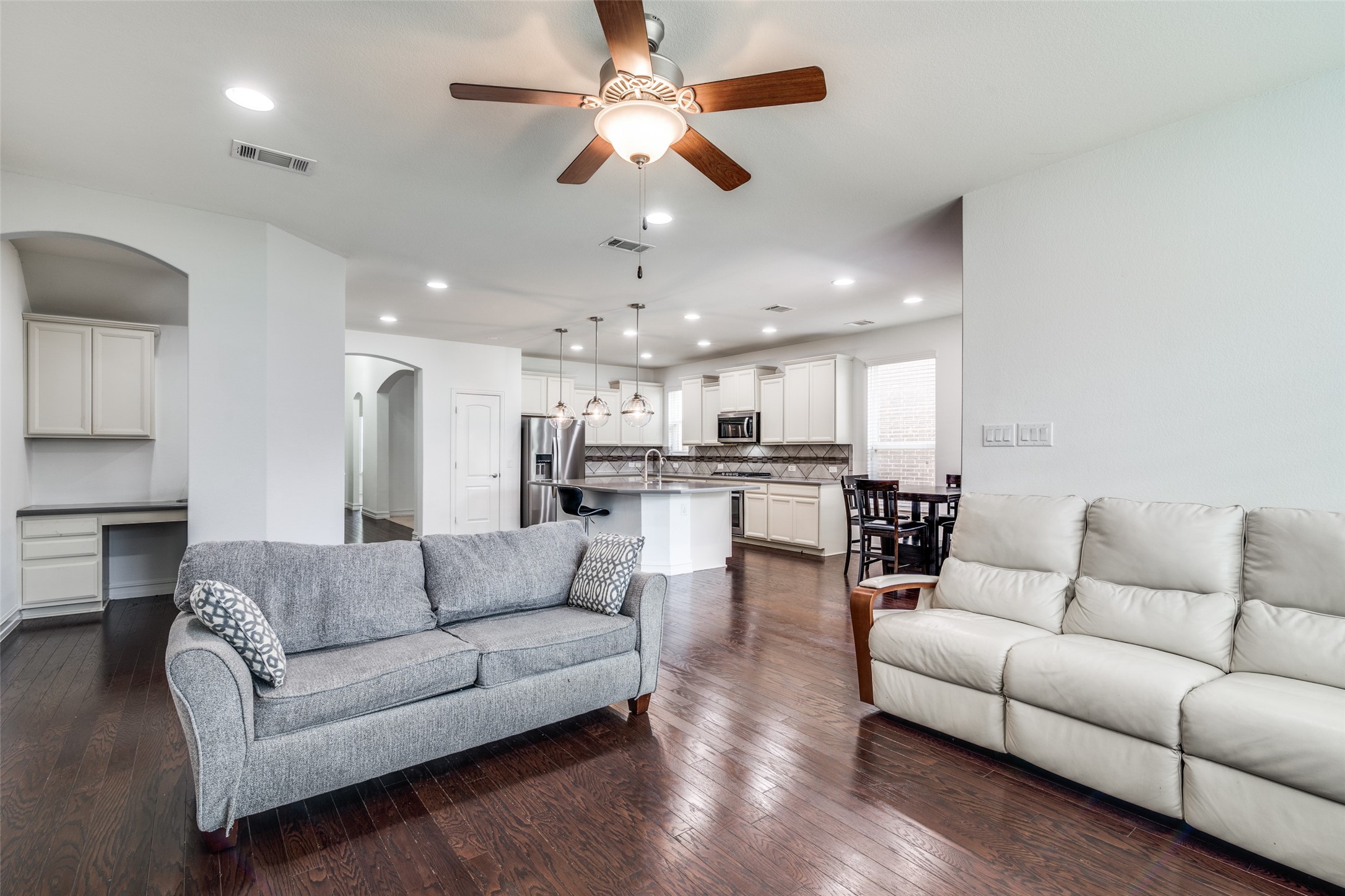 6509 Roaring Creek Denton TX 76226