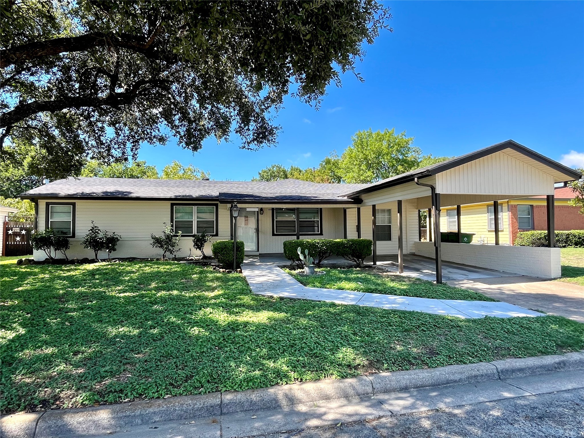 4021 Doeline Street Haltom City TX 76117