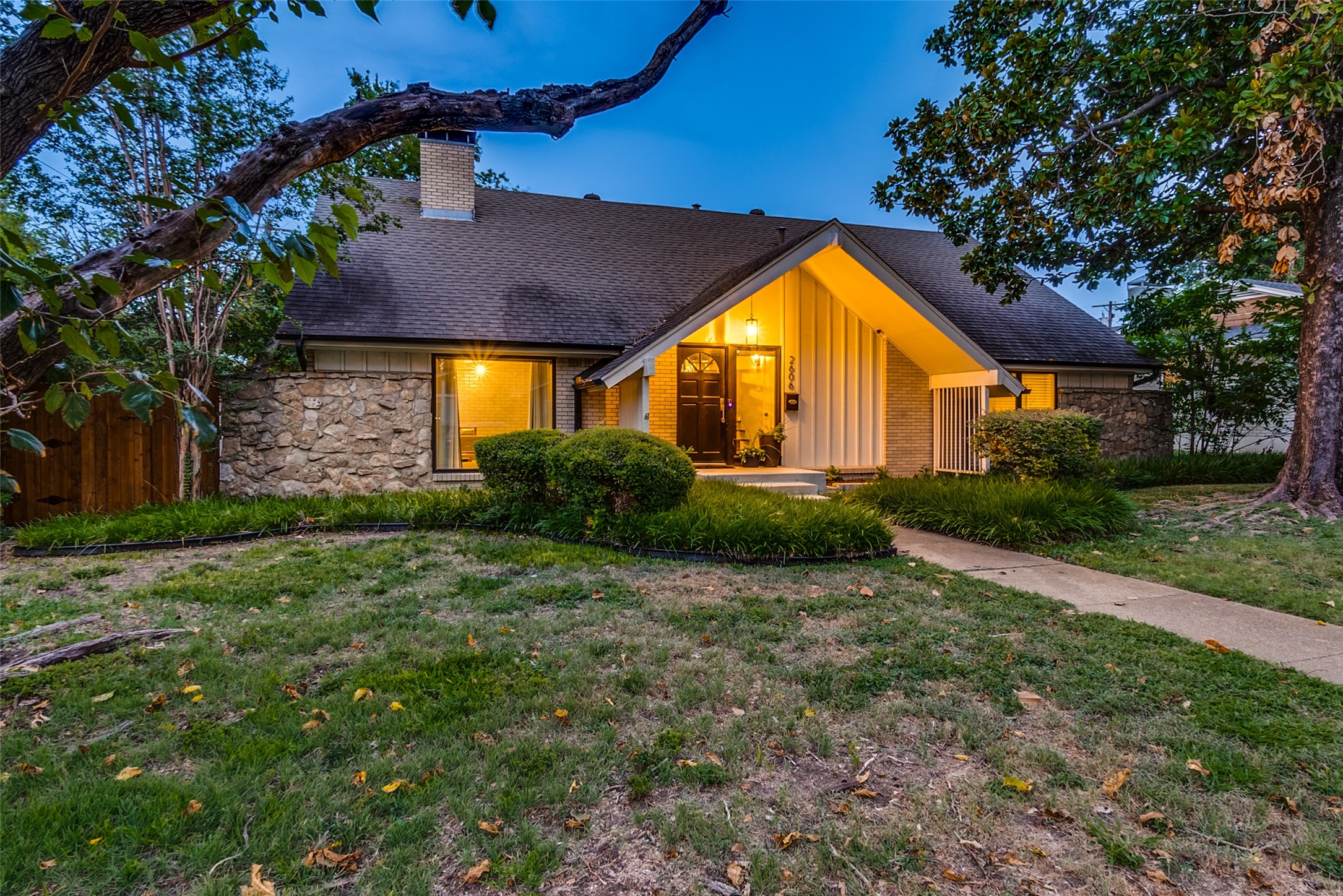 2606 Beechmont Drive Dallas TX 75228