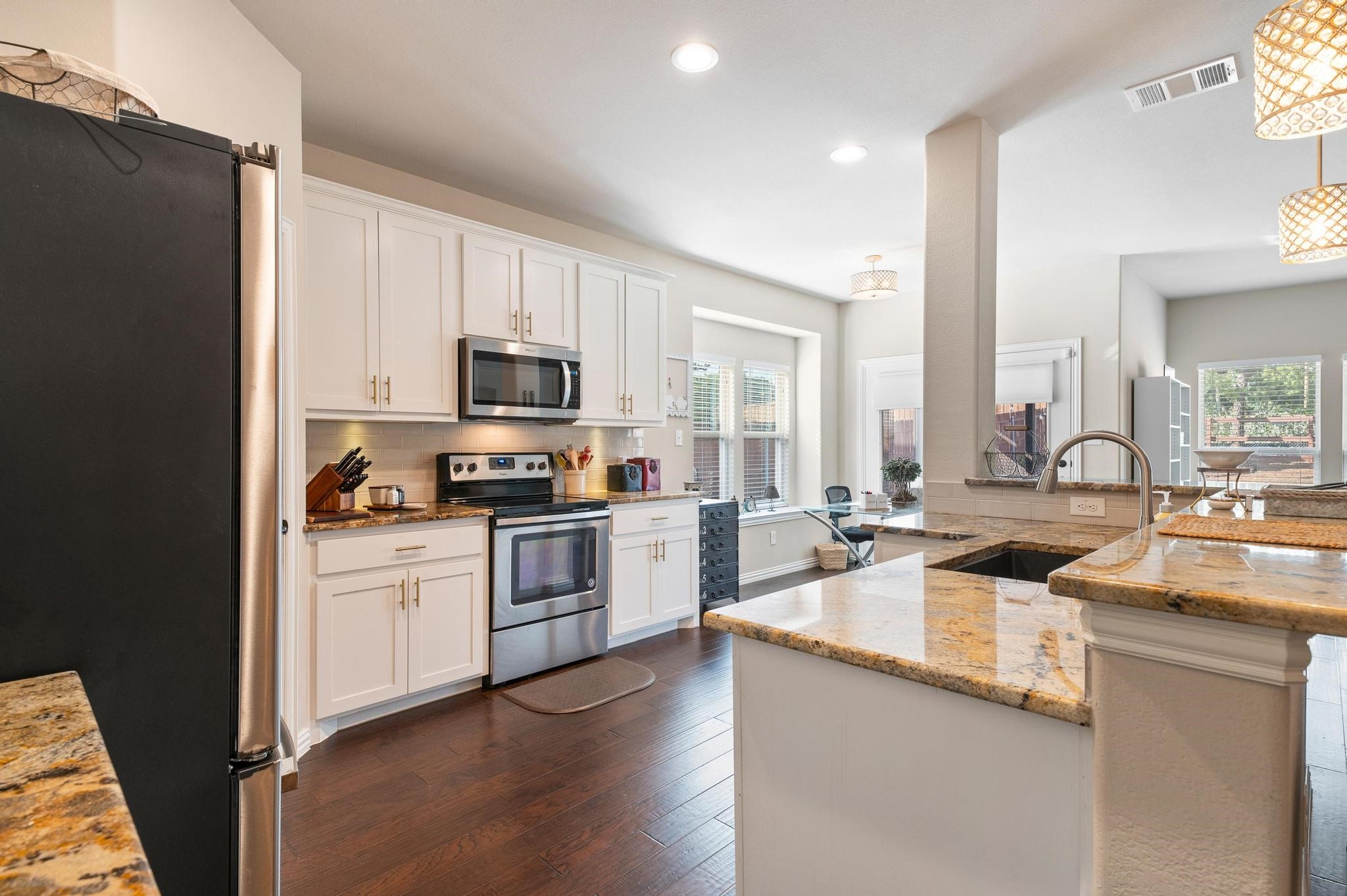 2815 W Washington Street Denison TX 75020