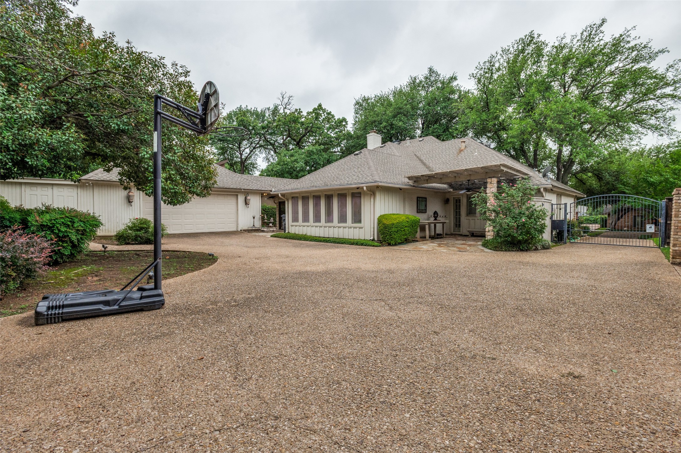 1411 Clubview Court Arlington TX 76013