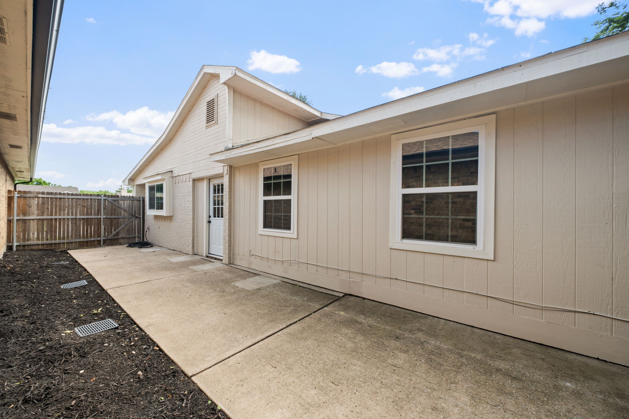 310 Valley Spring Drive Arlington TX 76018