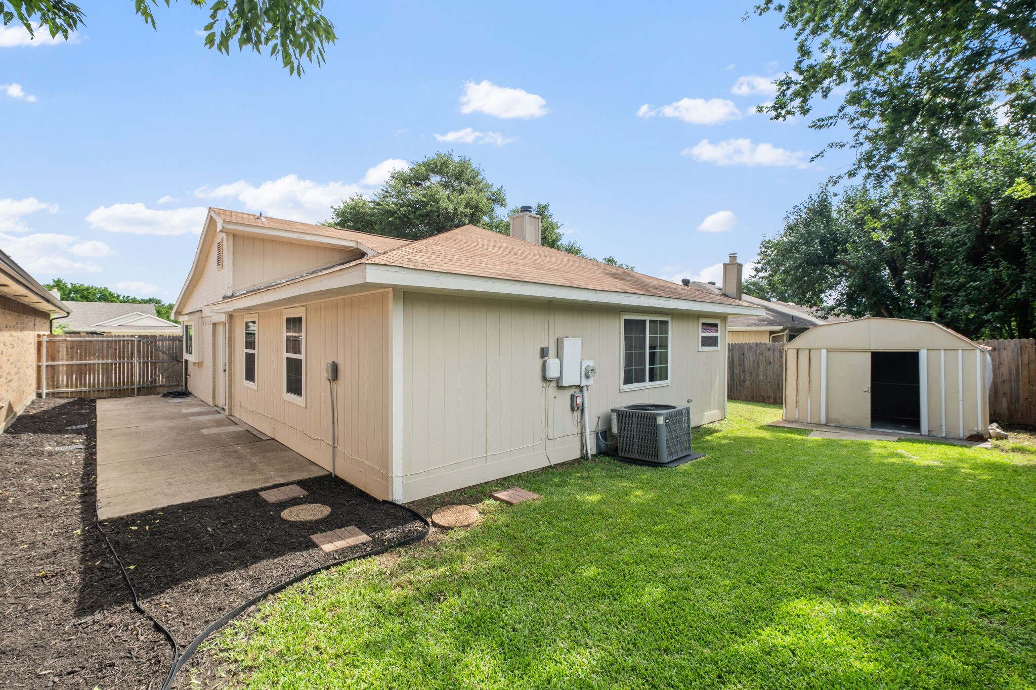 310 Valley Spring Drive Arlington TX 76018