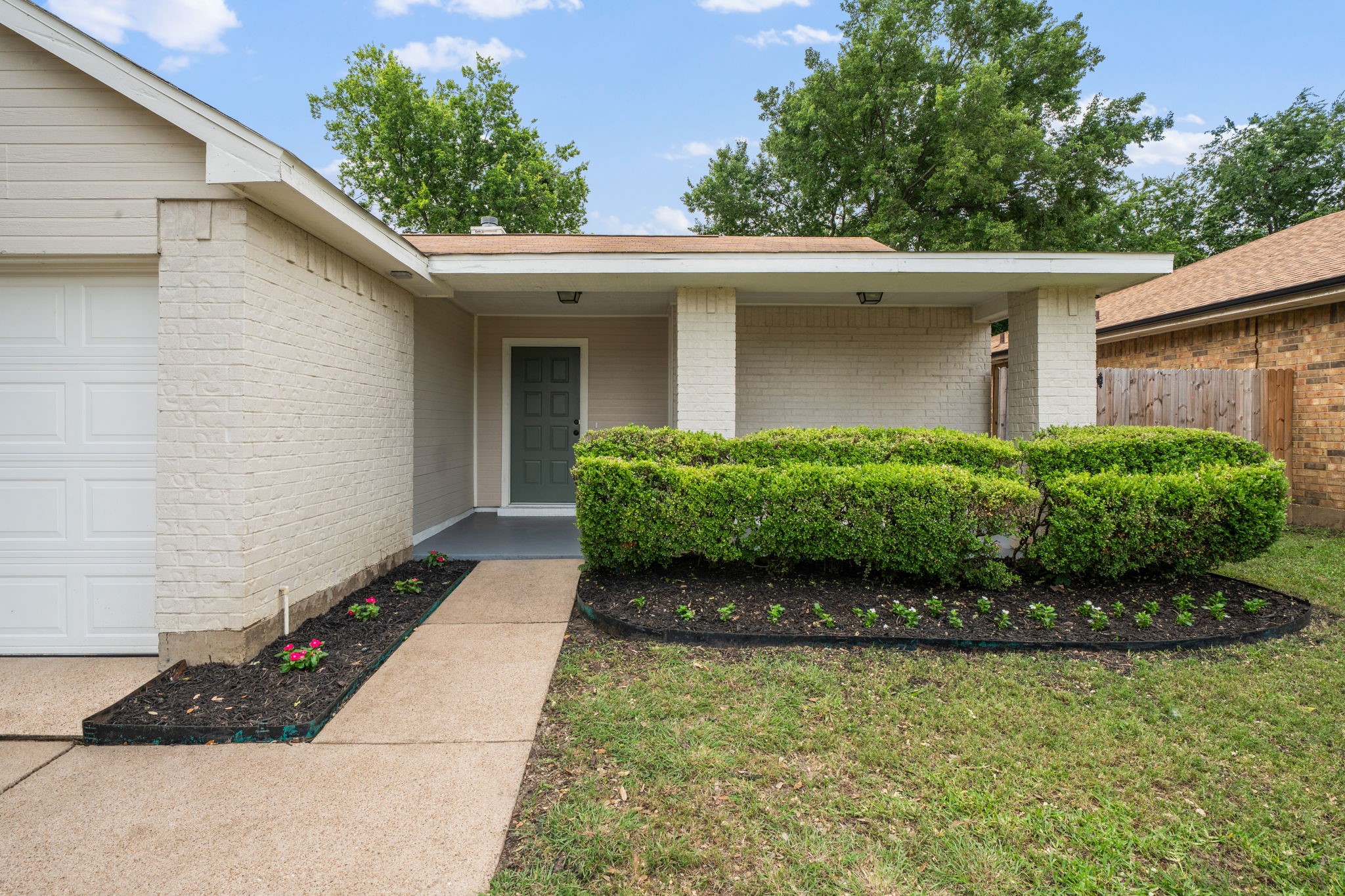 310 Valley Spring Drive Arlington TX 76018