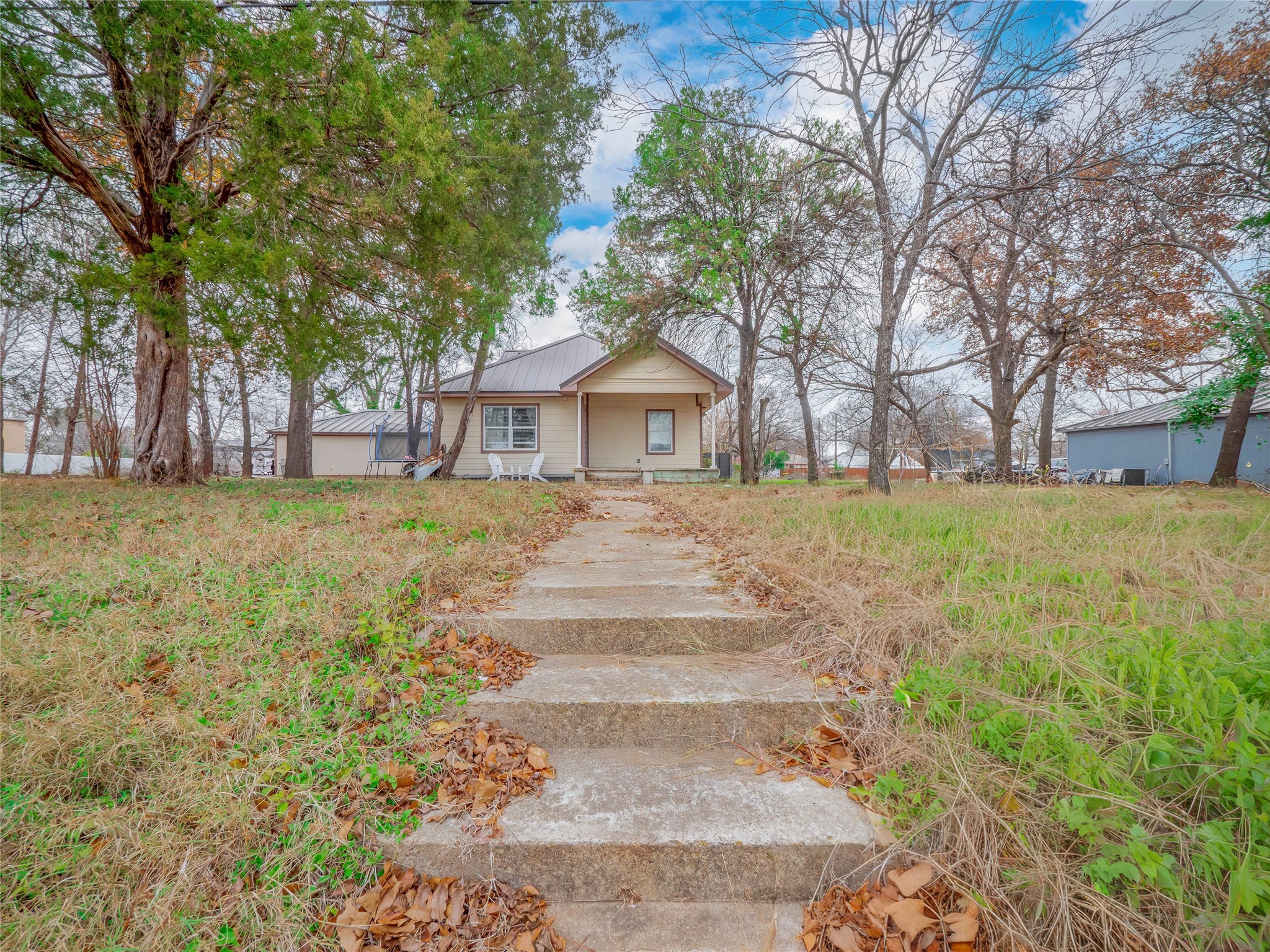 1209 New Dallas Highway Bellmead TX 76705