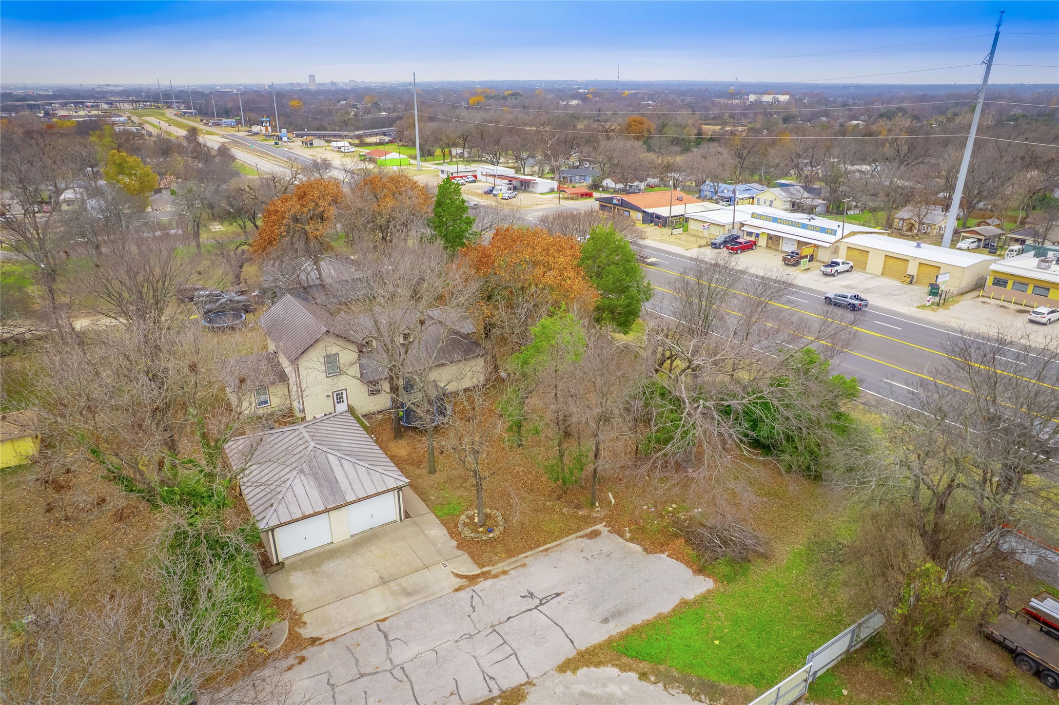 1209 New Dallas Highway Bellmead TX 76705