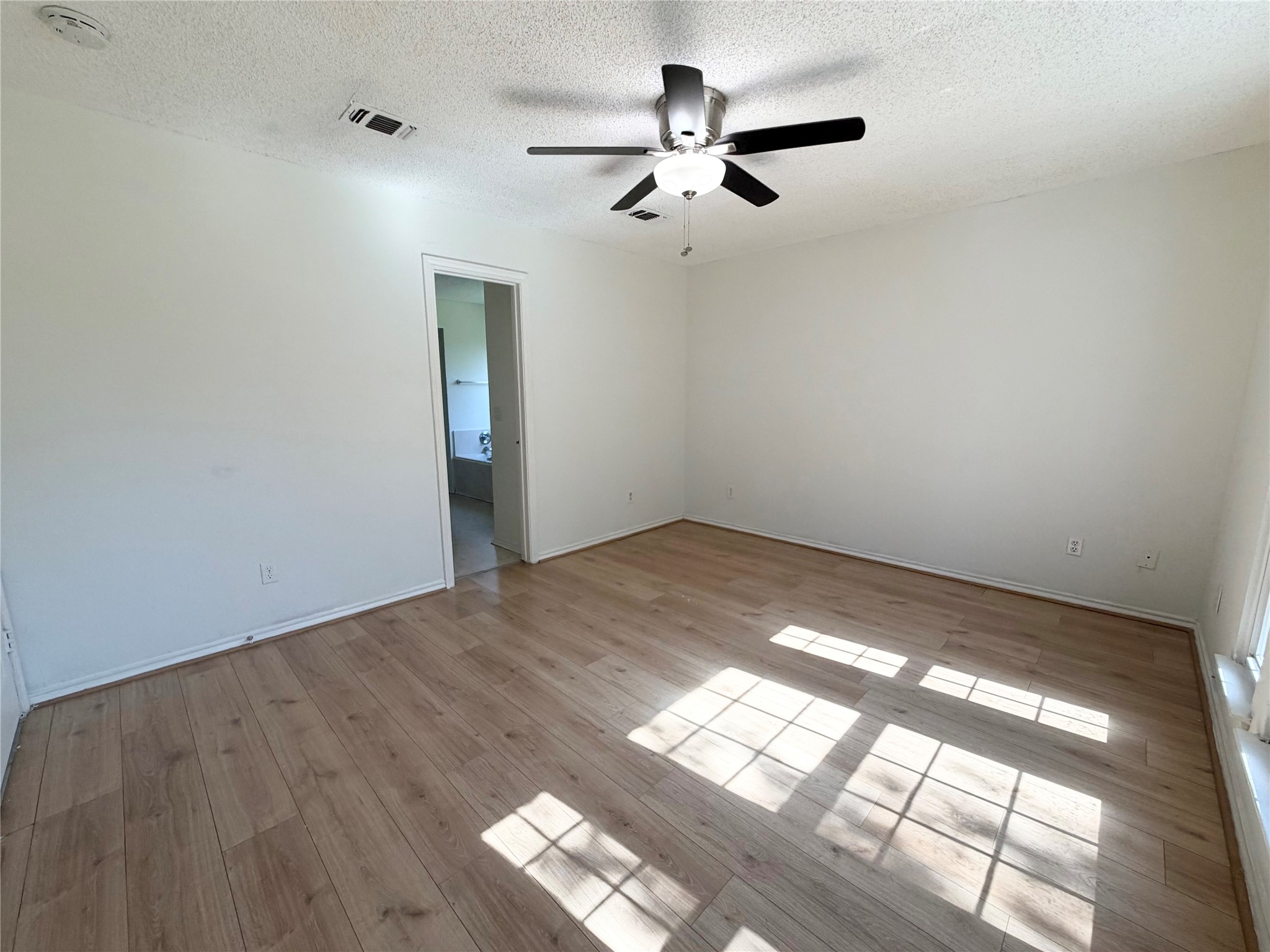 805 Hillbrooke Drive Arlington TX 76001