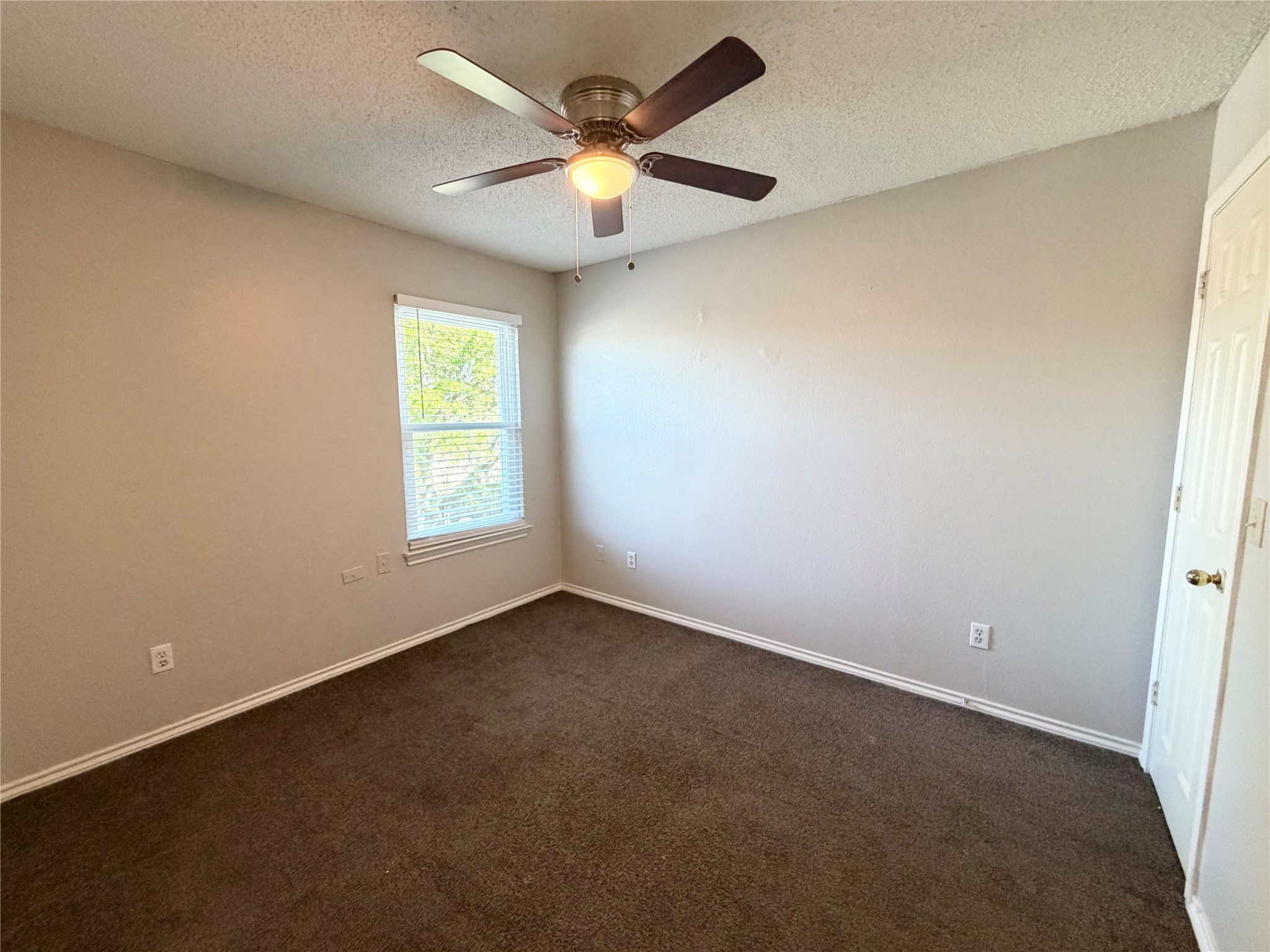 805 Hillbrooke Drive Arlington TX 76001