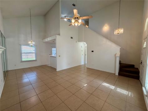 805 Hillbrooke Drive Arlington TX 76001