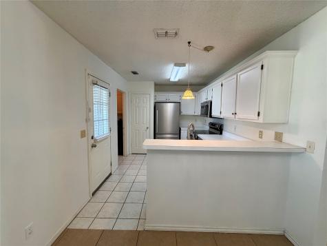 805 Hillbrooke Drive Arlington TX 76001