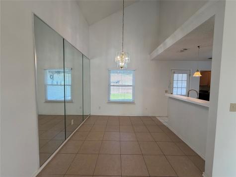 805 Hillbrooke Drive Arlington TX 76001