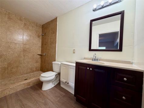 805 Hillbrooke Drive Arlington TX 76001
