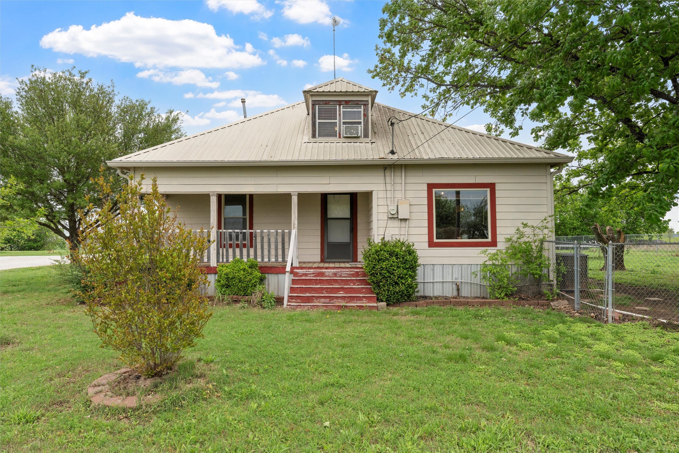 320 N Lincoln Penelope TX 76676