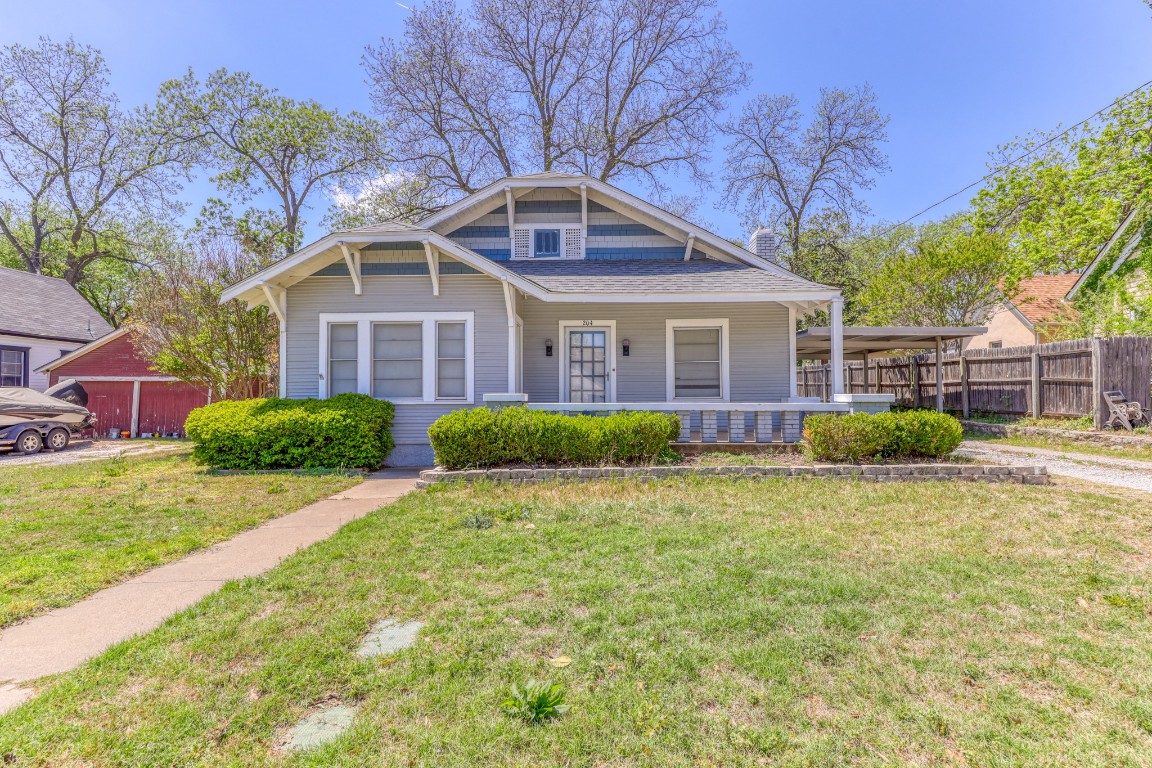 204 S Waco Street Weatherford TX 76086
