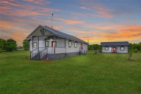 387 Rs County Road 1451 Point TX 75472