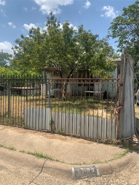 1703 Sicily Street Dallas TX 75203
