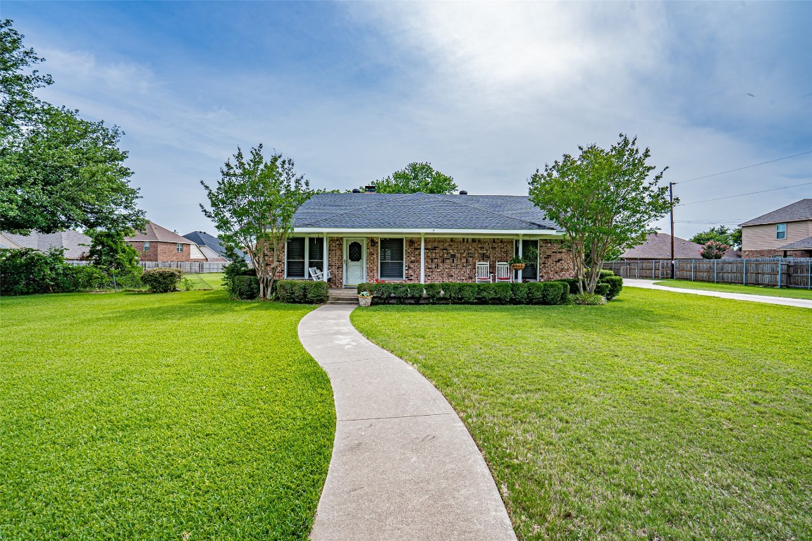 2825 Webb Lynn Road Grand Prairie TX 75052