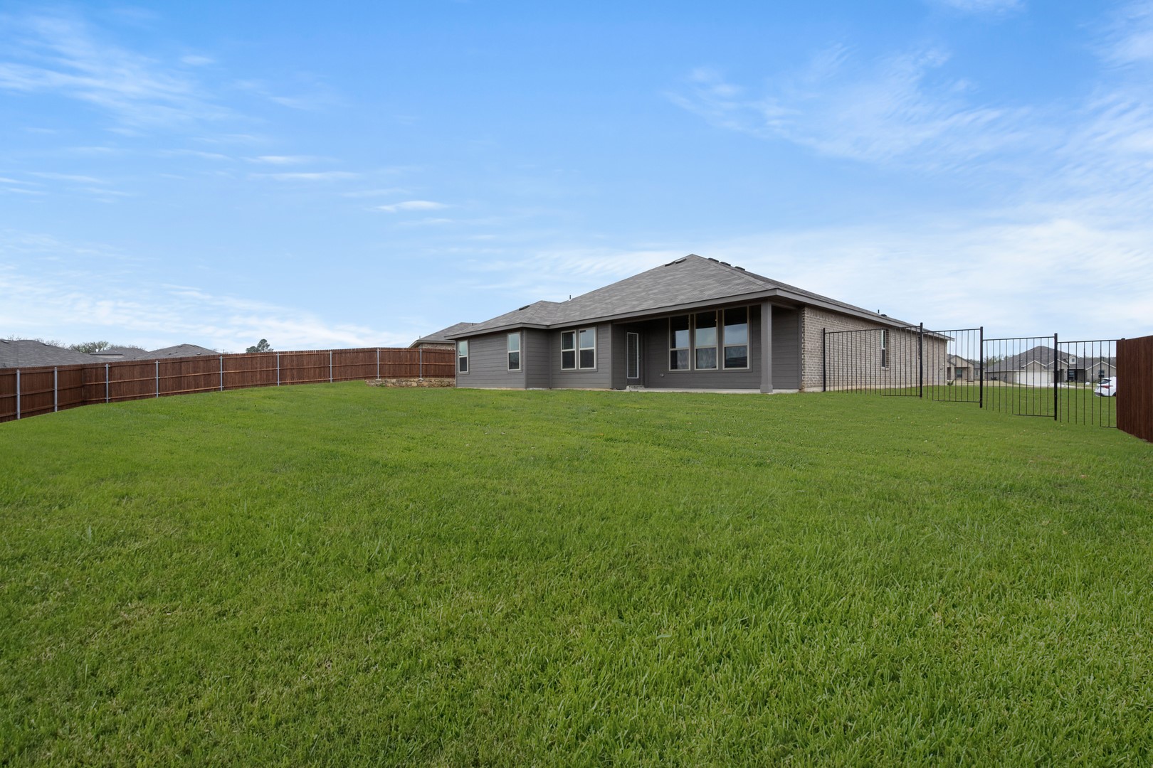 2641 River Bank Drive Burleson TX 76028
