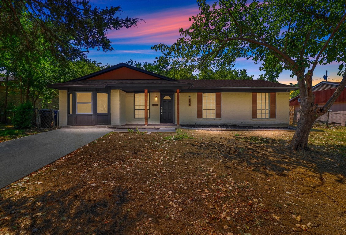 526 Gallant Fox Drive Dallas TX 75211