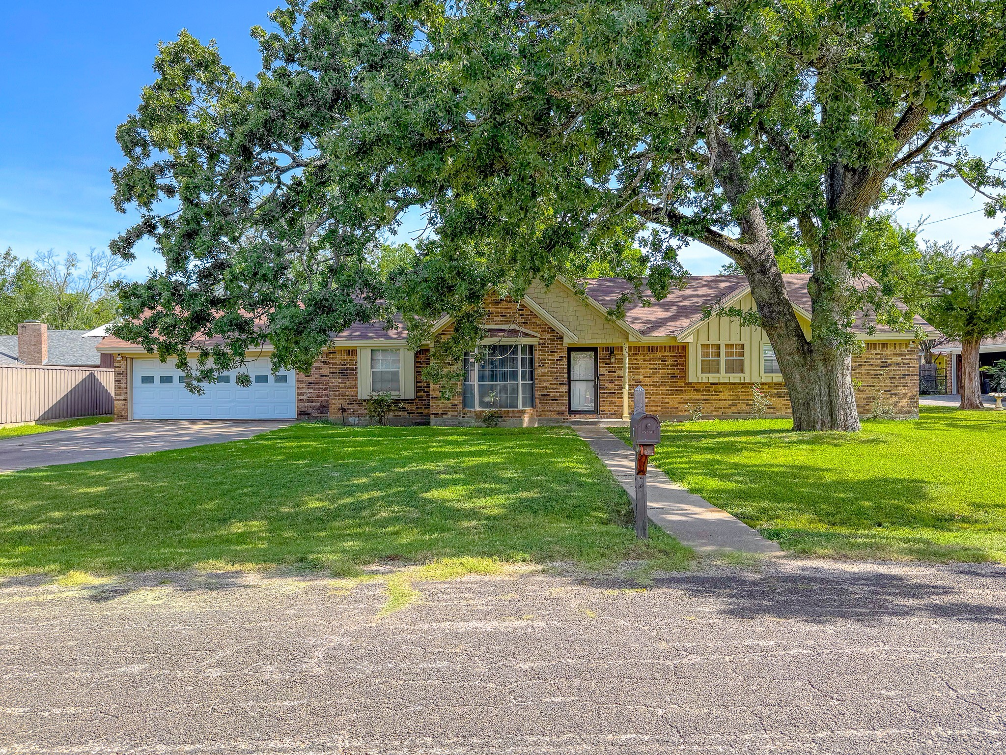 574 Ferndale Lane Fairfield TX 75840