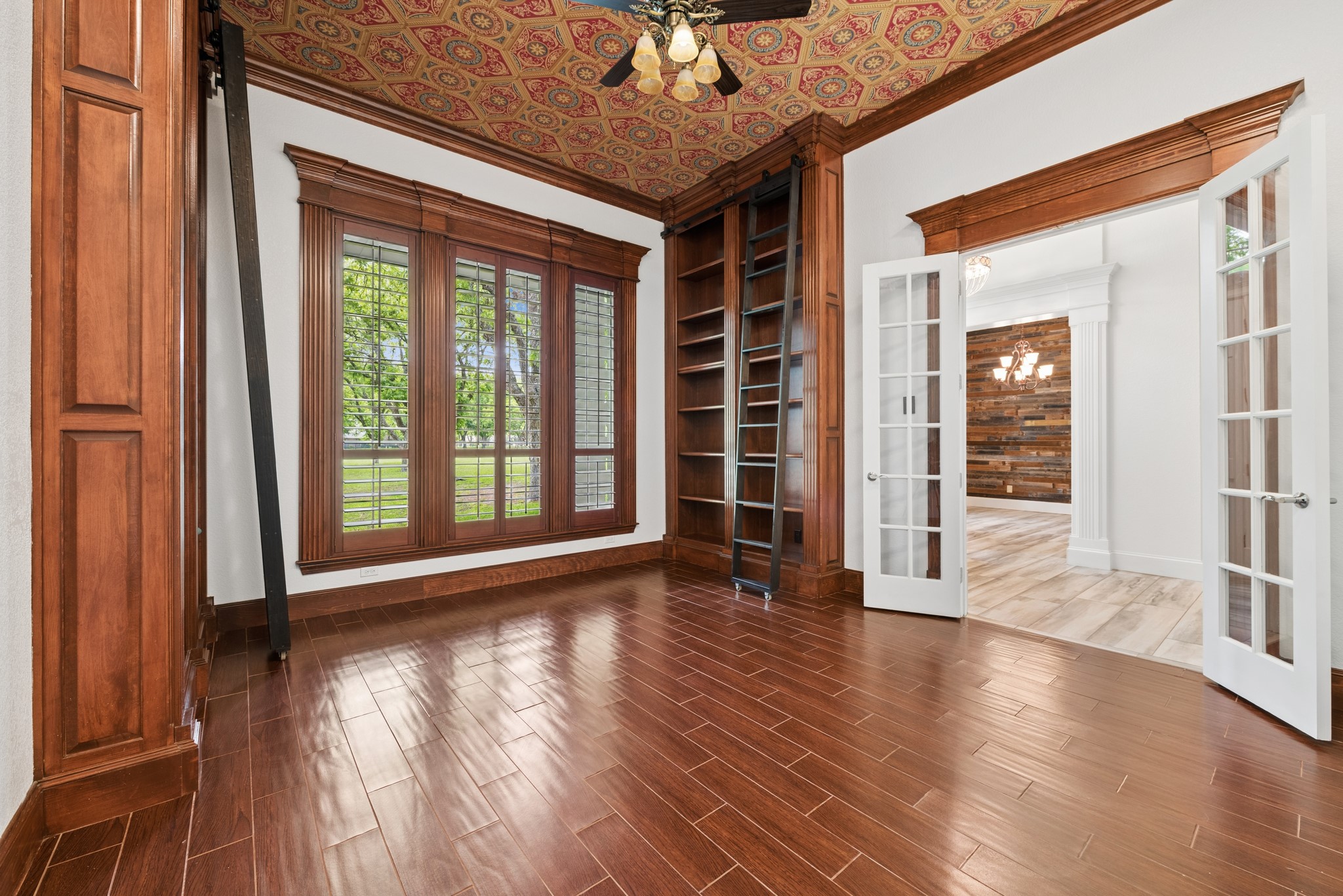 5501 Equestrian Drive Granbury TX 76049