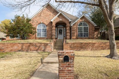9113 High Oaks Drive North Richland Hills TX 76182