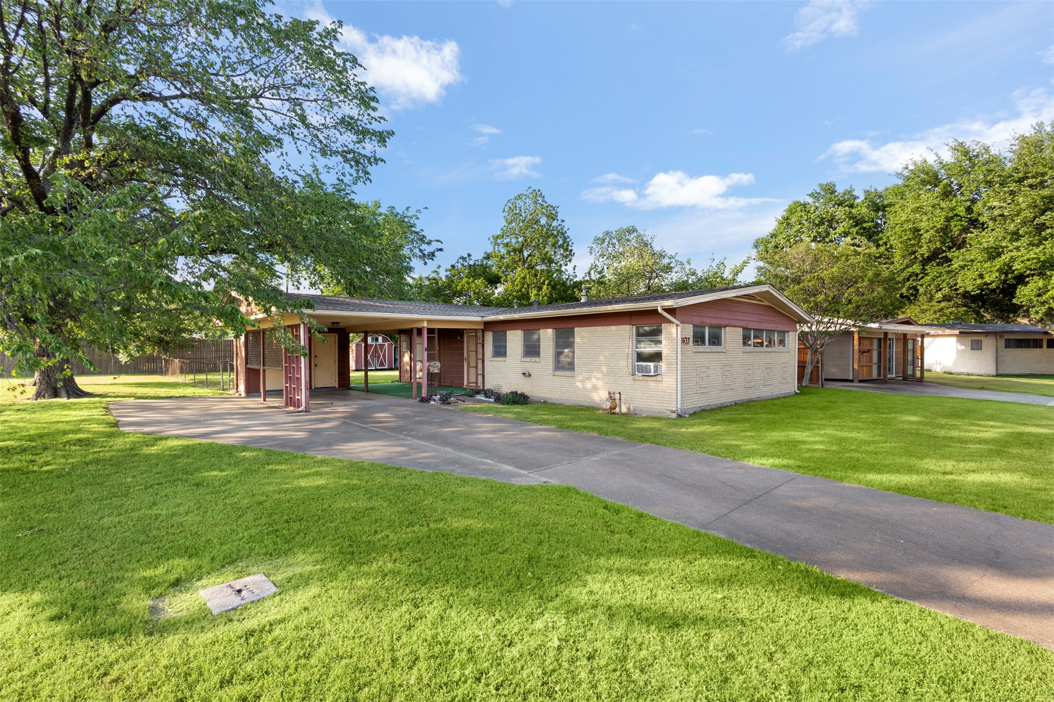 1633 Park Place Irving TX 75061