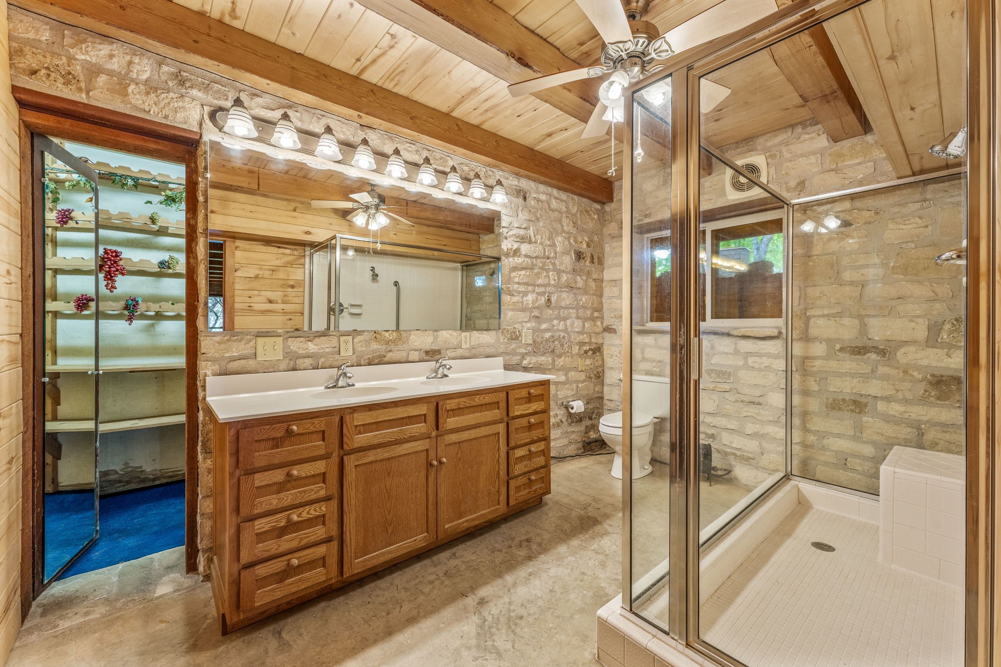 5905 N Us Highway 281 (400) Hamilton TX 76531