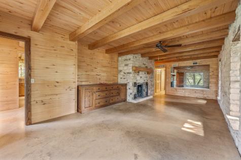 5905 N Us Highway 281 (400) Hamilton TX 76531